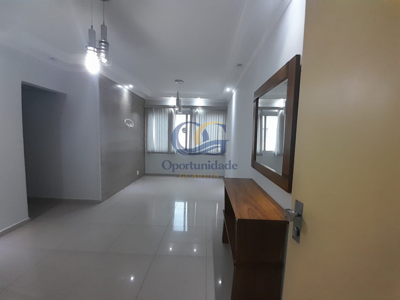 Apartamento na Praia da Enseada, Guarujá - SP