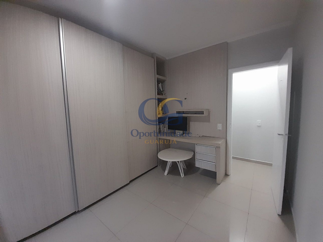 Apartamento na Praia da Enseada, Guarujá - SP