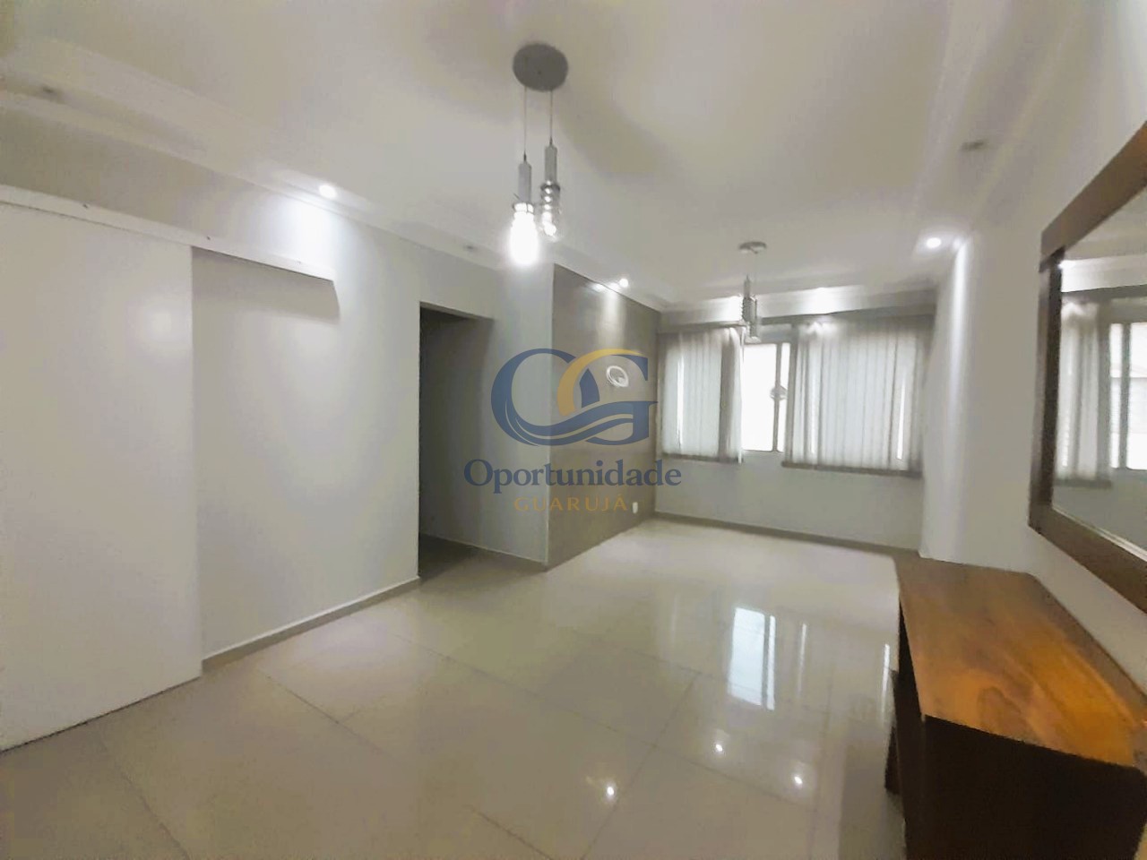 Apartamento na Praia da Enseada, Guarujá - SP