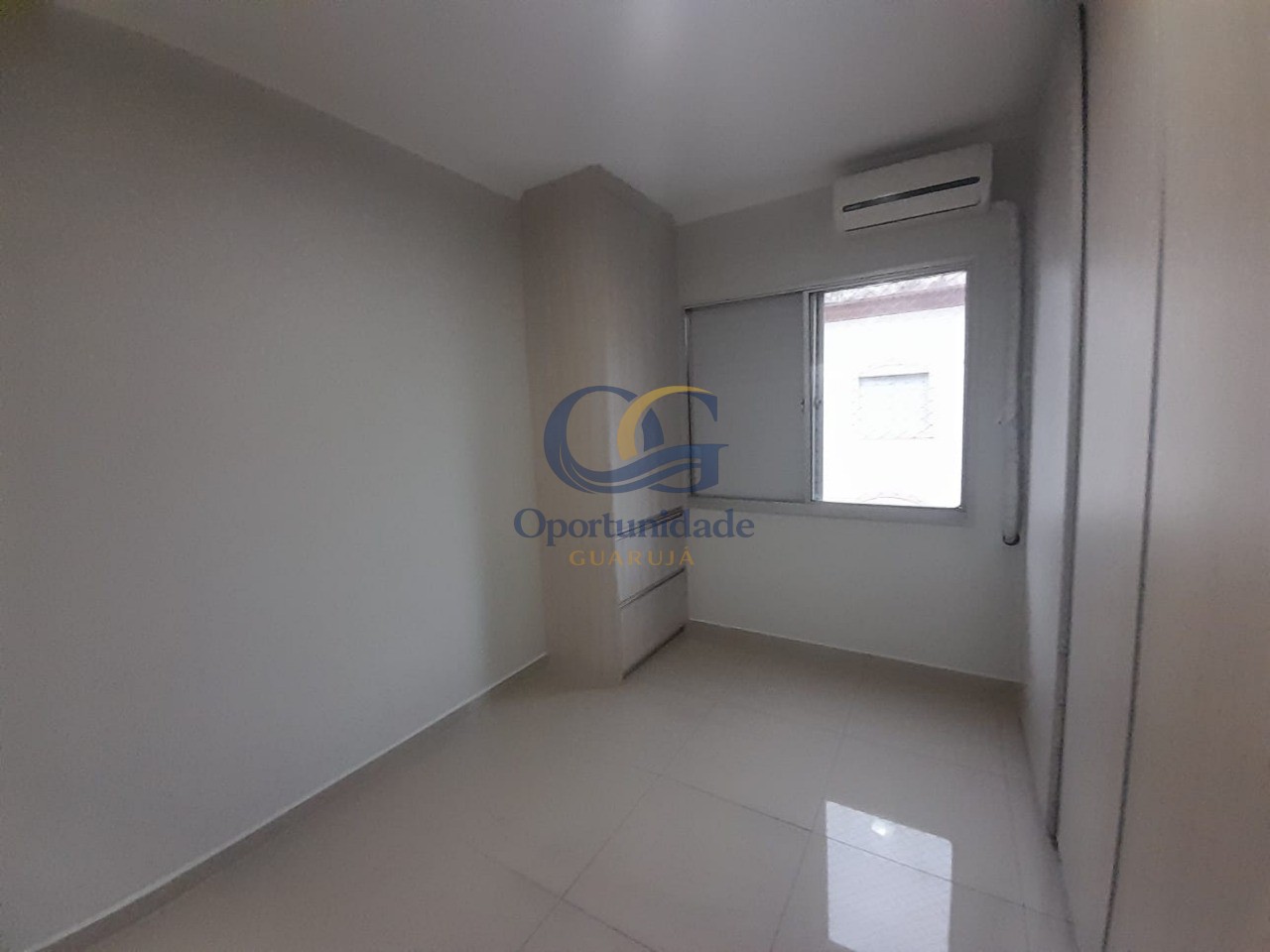 Apartamento na Praia da Enseada, Guarujá - SP