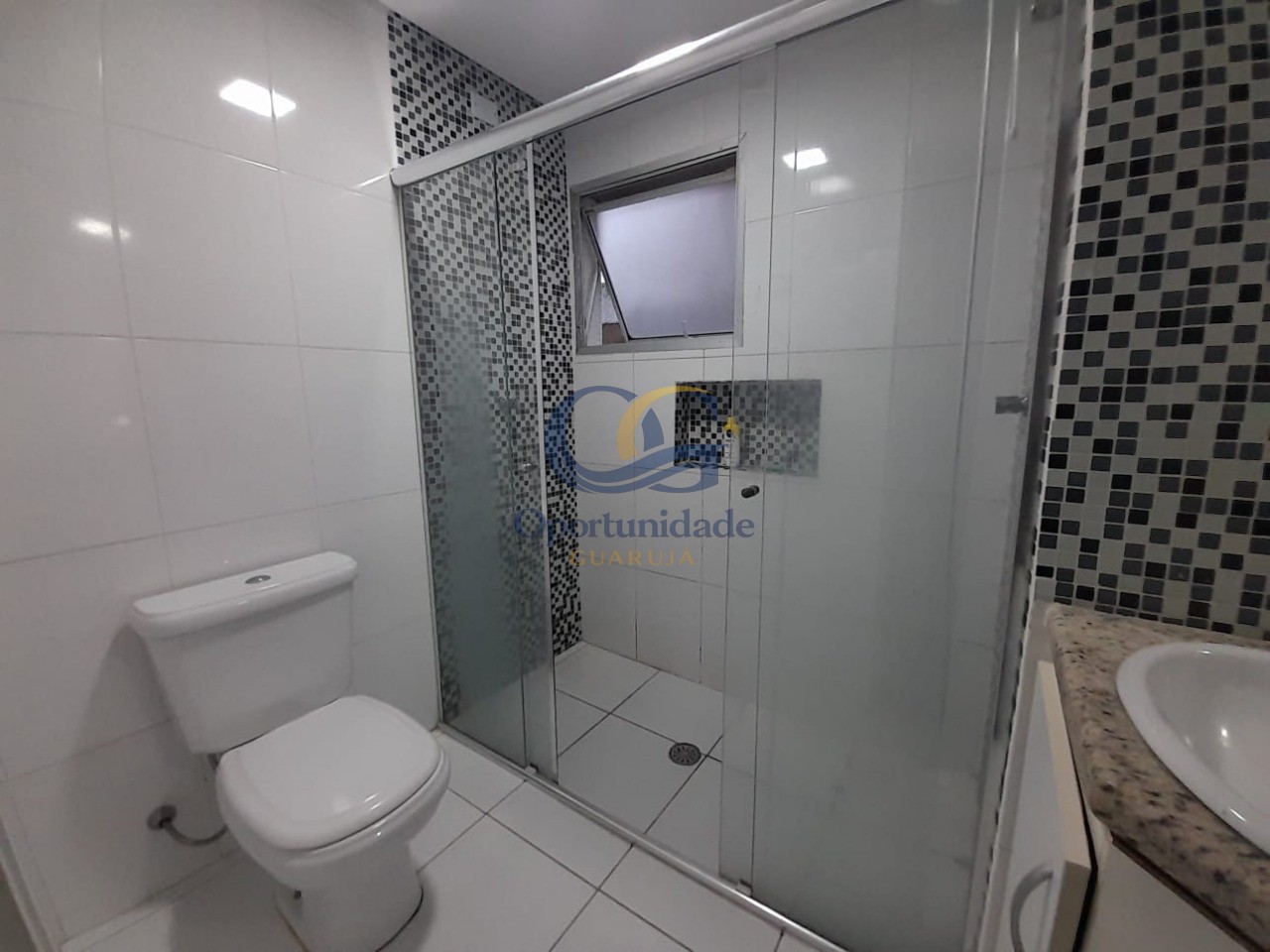 Apartamento na Praia da Enseada, Guarujá - SP