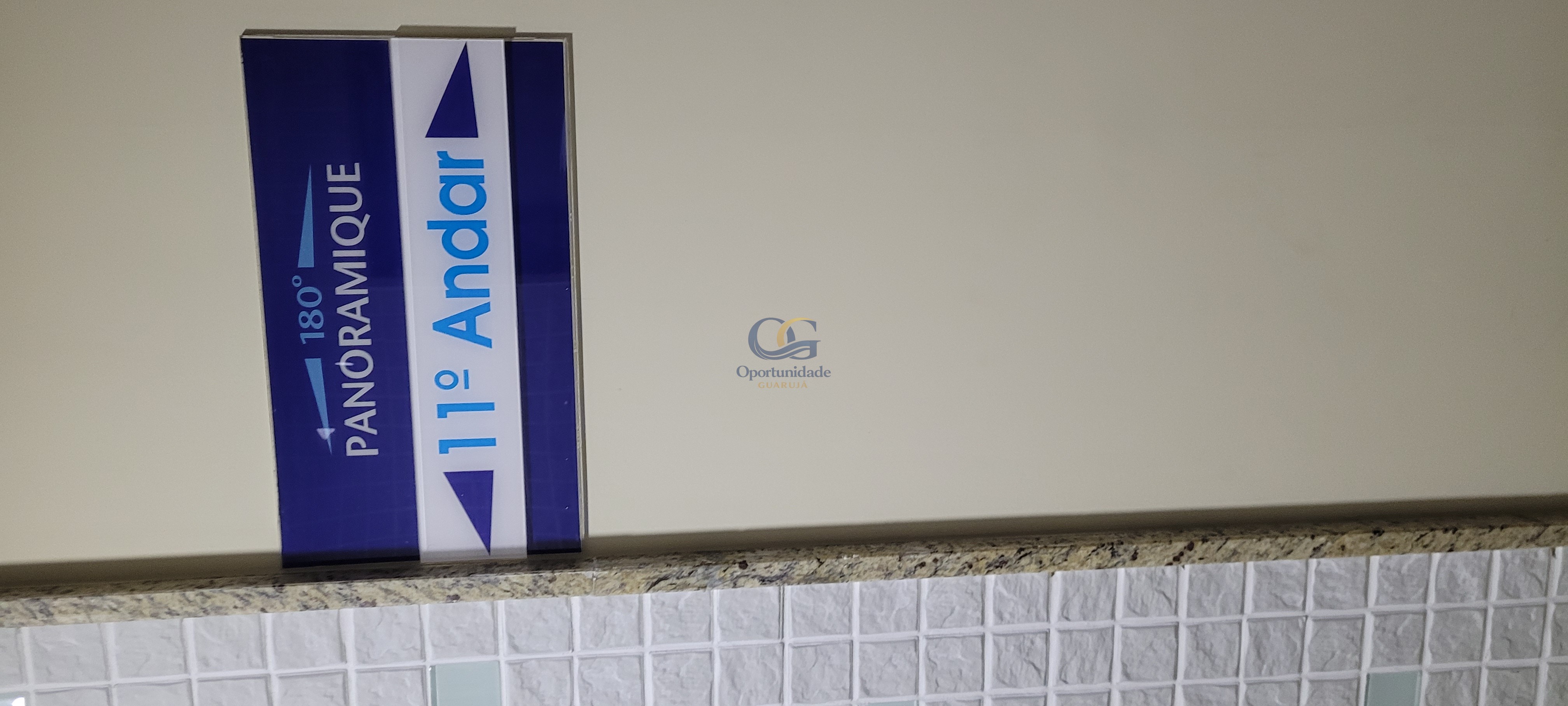 Apartamento na Praia da Enseada, Guarujá - SP