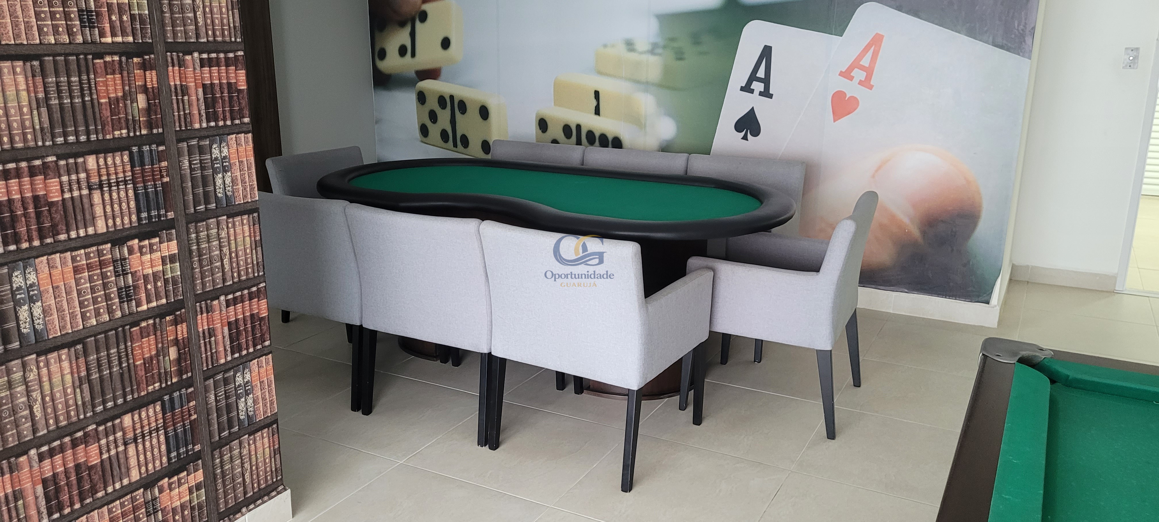 Apartamento na Praia da Enseada, Guarujá - SP