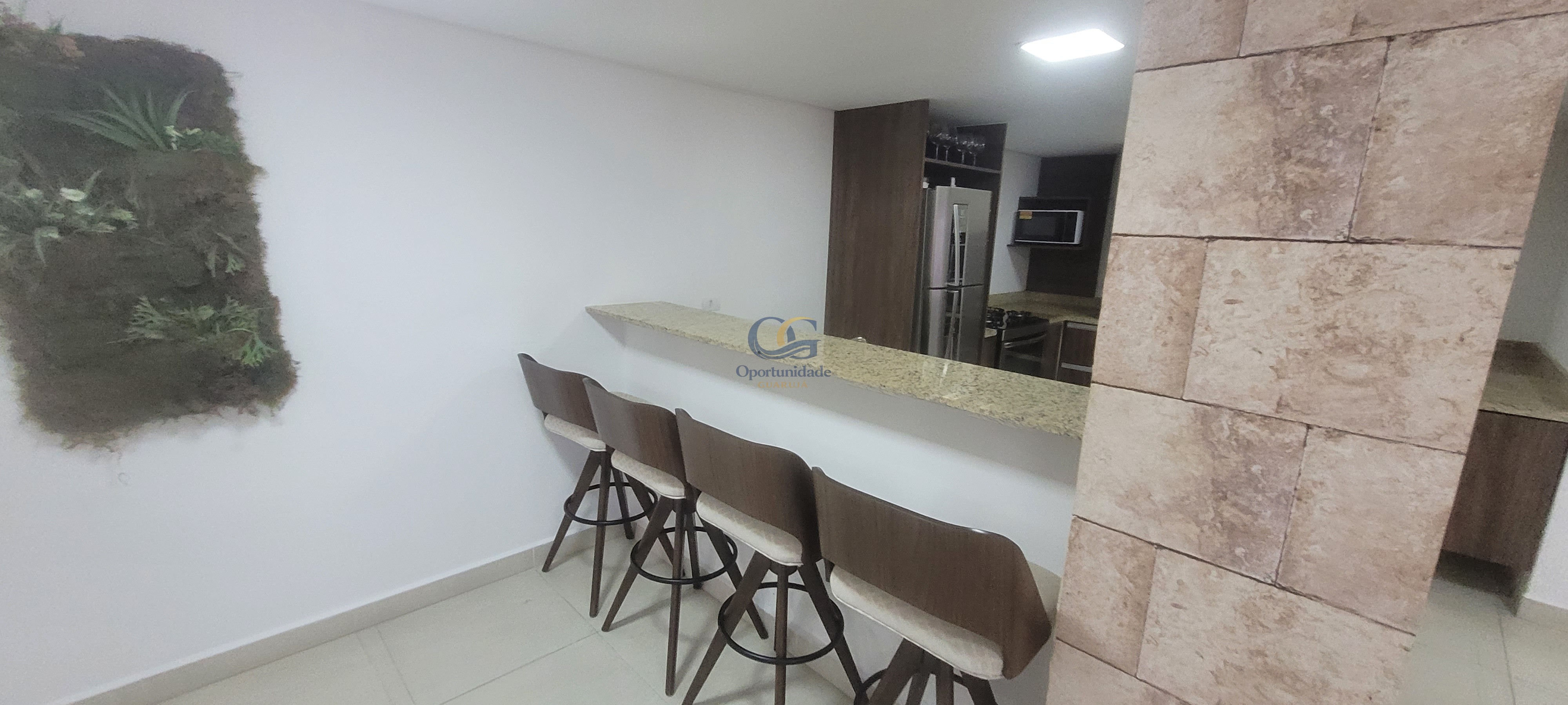Apartamento na Praia da Enseada, Guarujá - SP