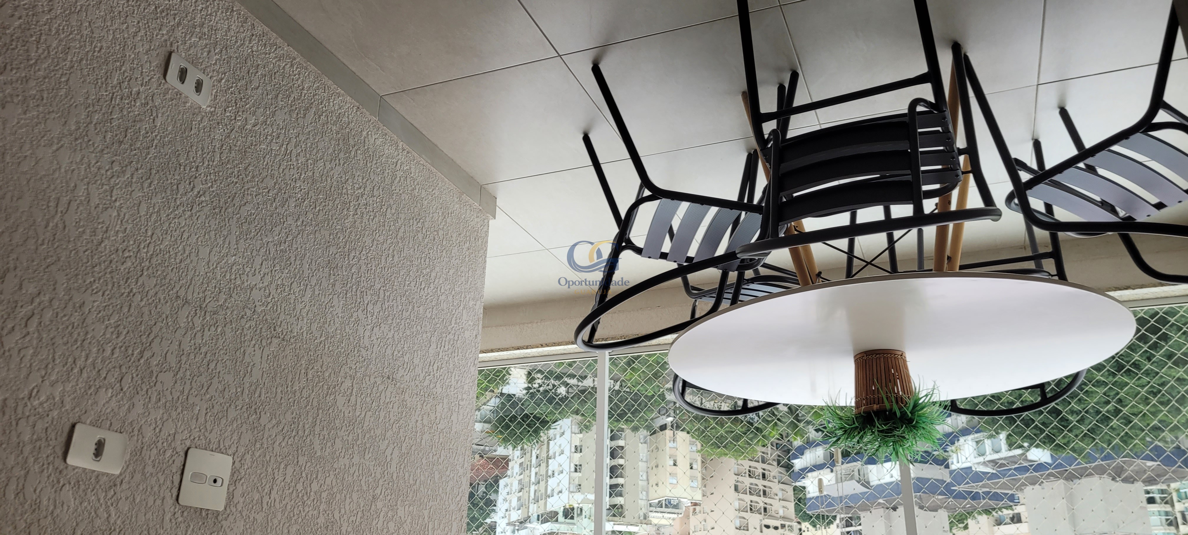 Apartamento na Praia da Enseada, Guarujá - SP