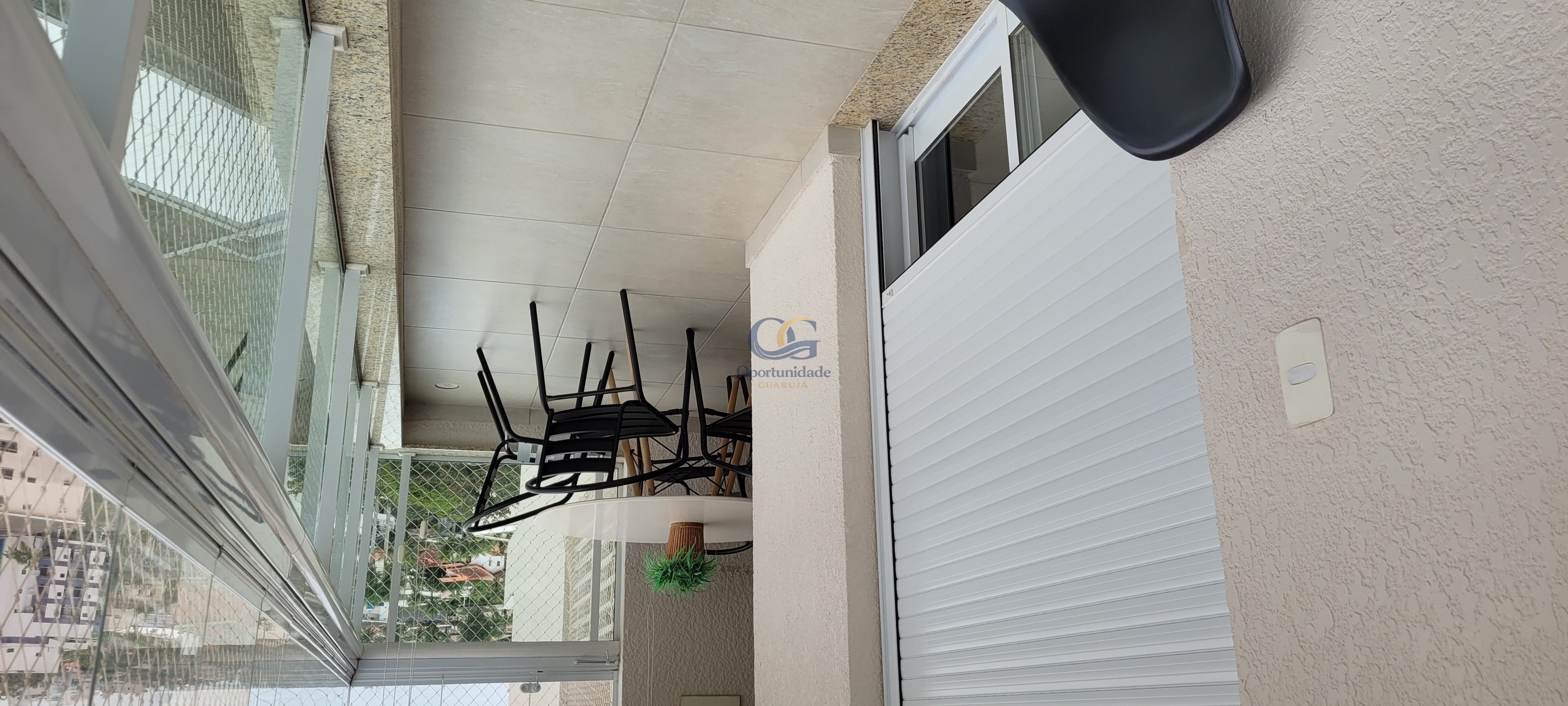 Apartamento na Praia da Enseada, Guarujá - SP