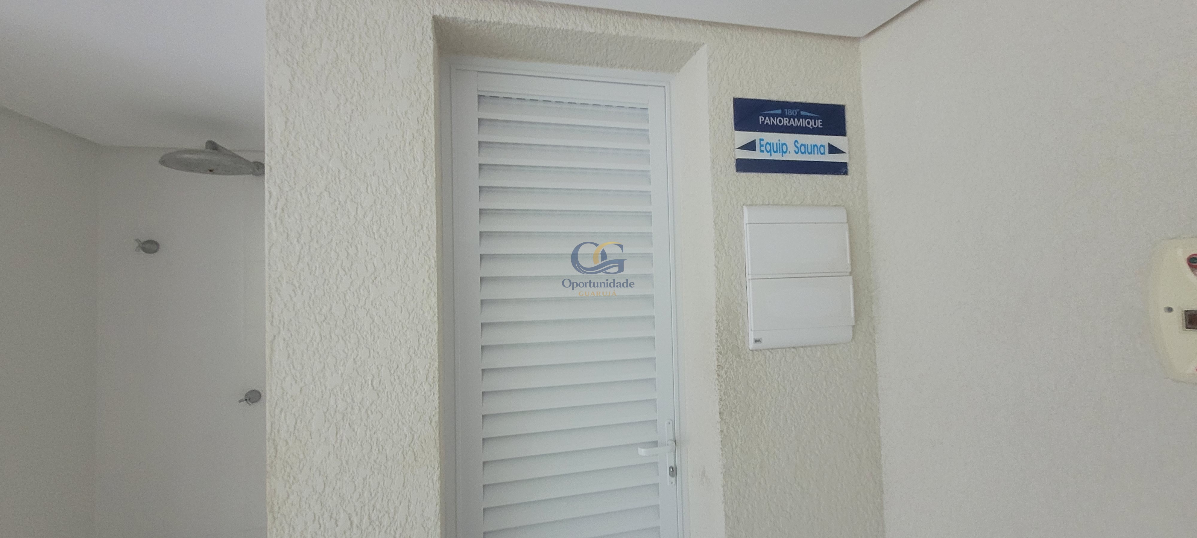 Apartamento na Praia da Enseada, Guarujá - SP
