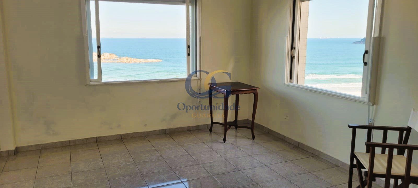 Apartamento Frente ao Mar nas Pitangueiras, Guarujá - SP