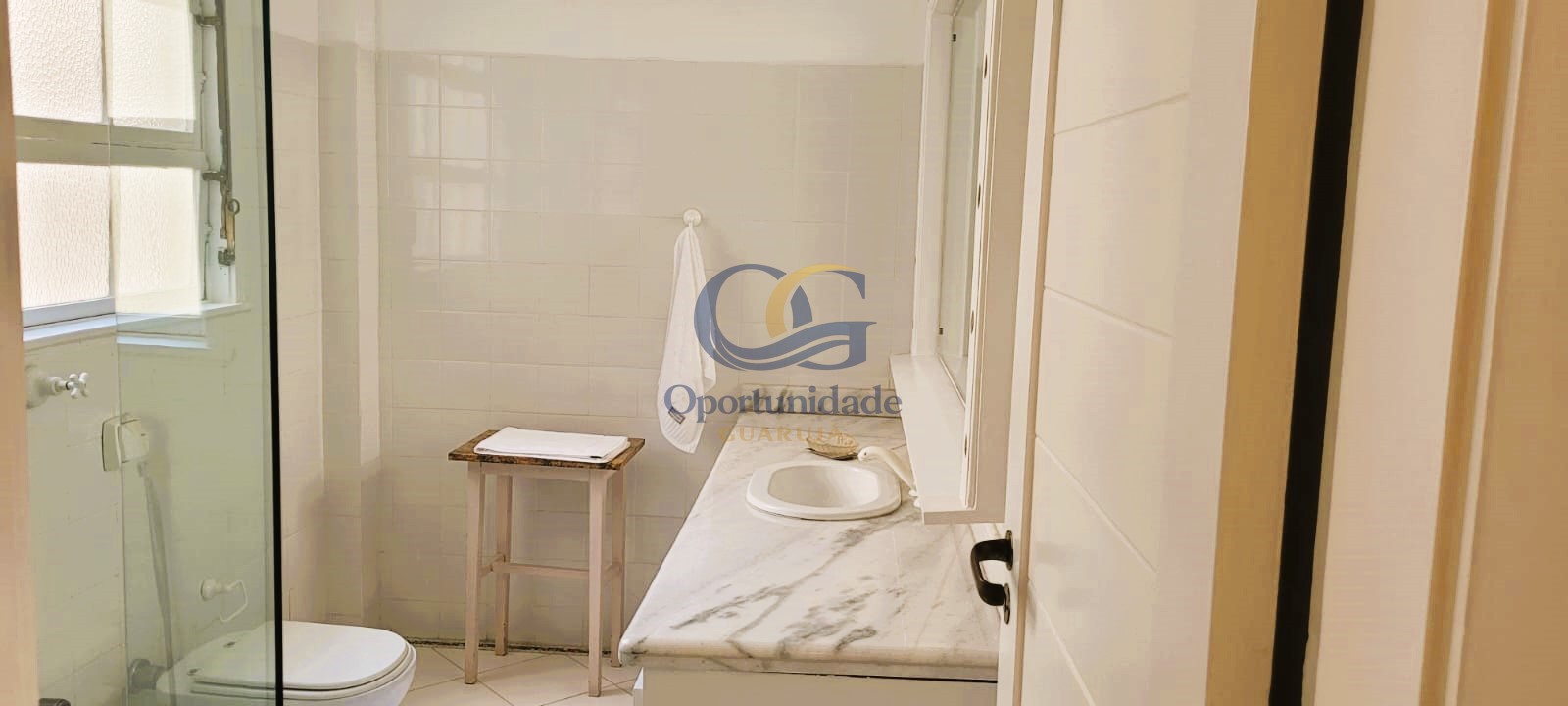 Apartamento Frente ao Mar nas Pitangueiras, Guarujá - SP