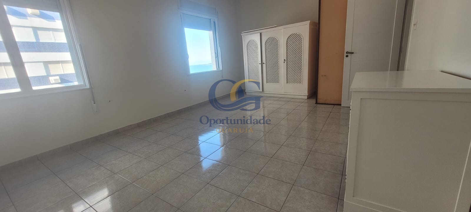 Apartamento Frente ao Mar nas Pitangueiras, Guarujá - SP