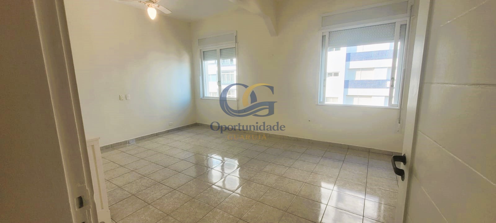 Apartamento Frente ao Mar nas Pitangueiras, Guarujá - SP
