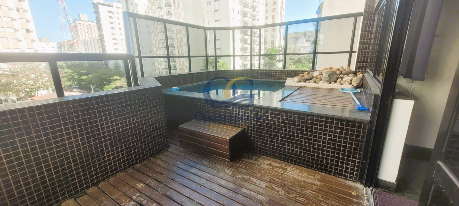 Apartamento Duplex na Praia das Pitangueiras!