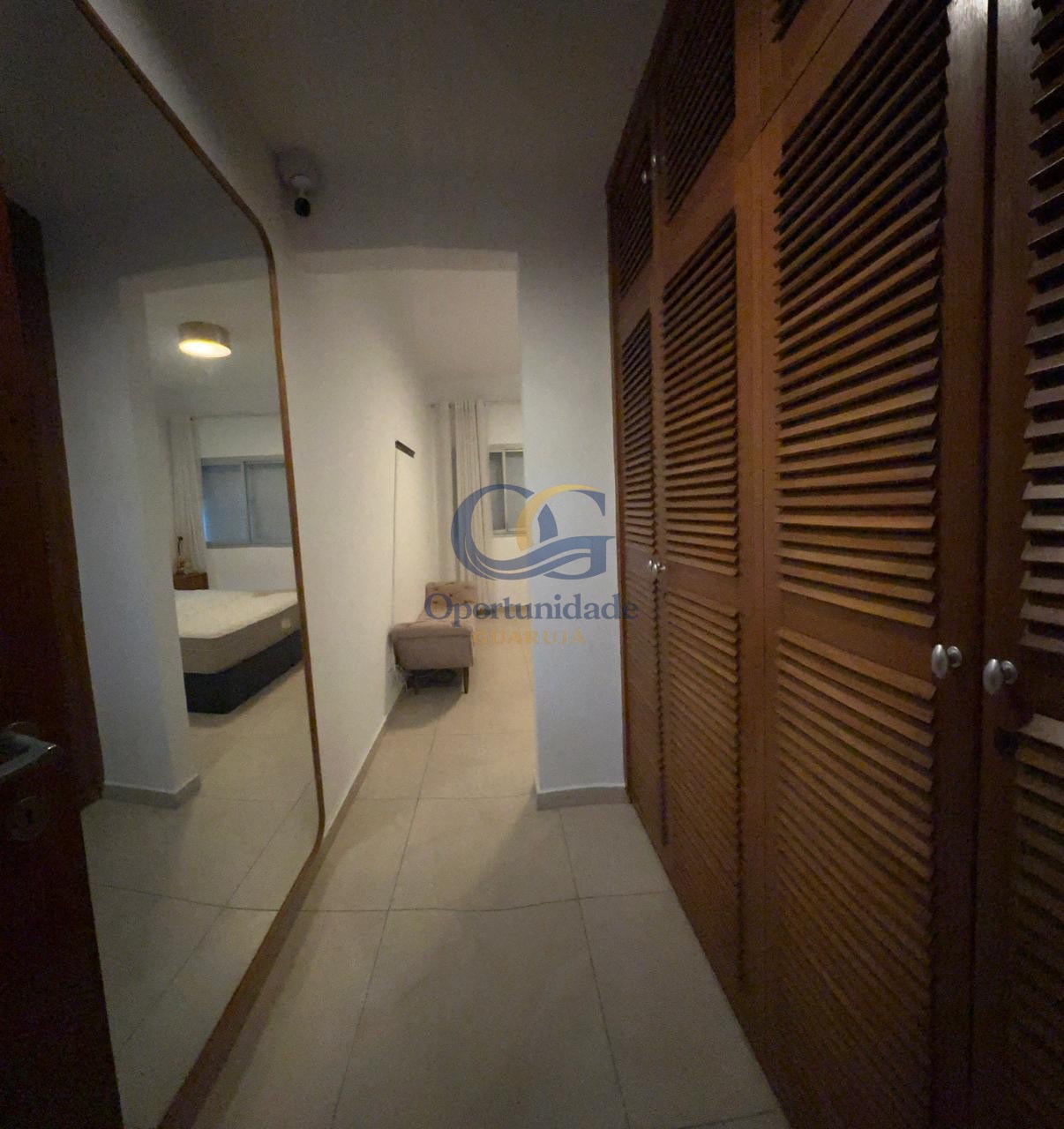 Apartamento na Praia das Pitangueiras, Guarujá - SP