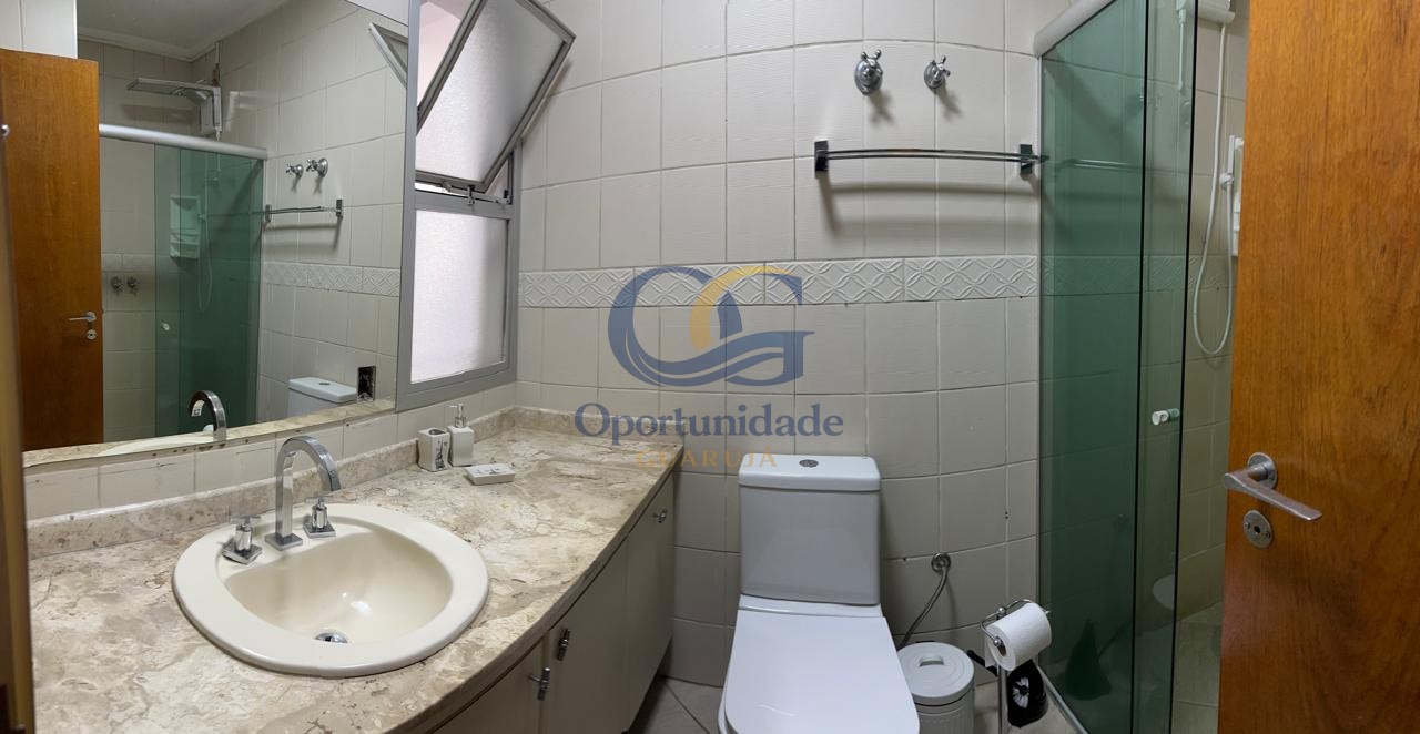Apartamento na Praia das Pitangueiras, Guarujá - SP
