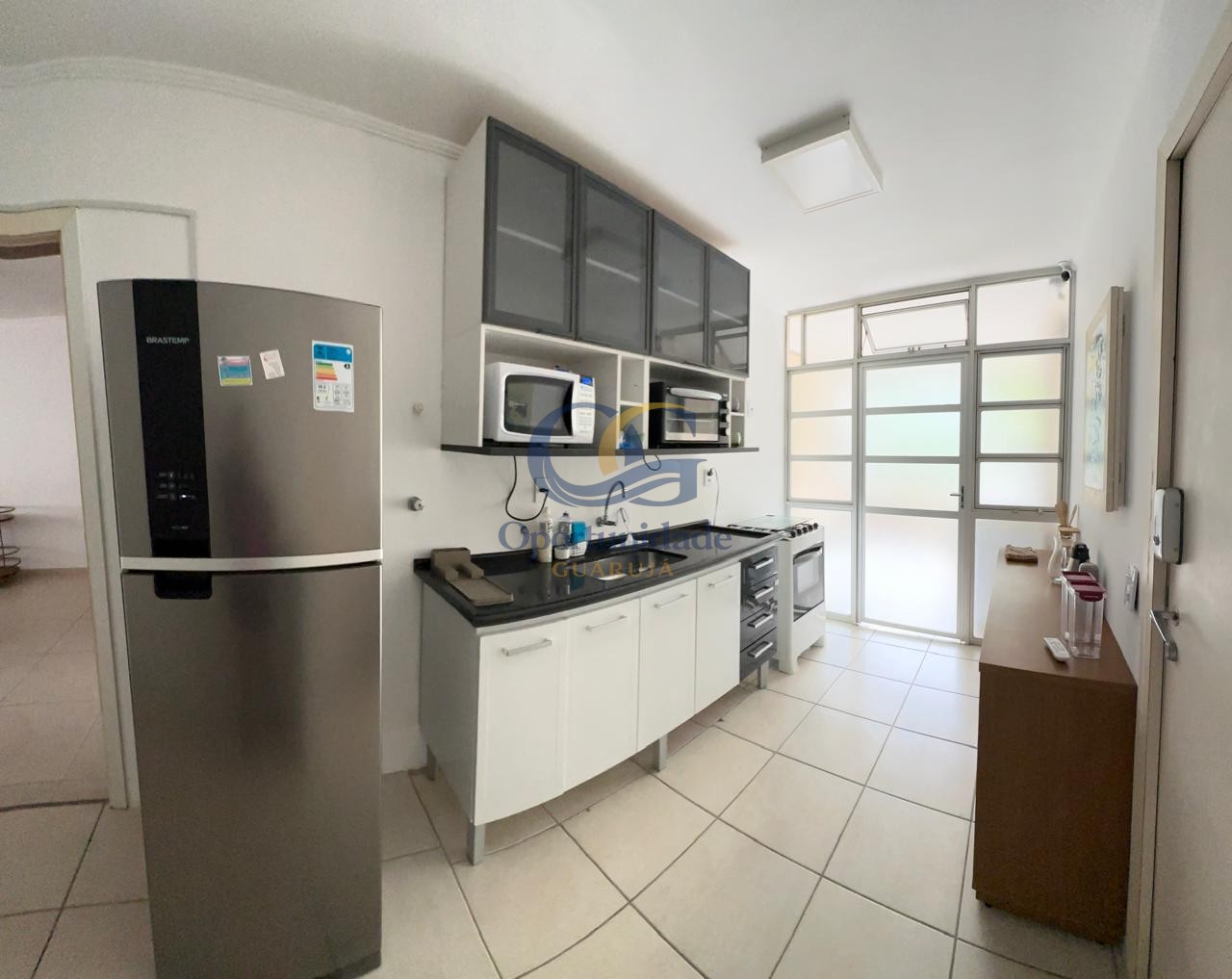 Apartamento na Praia das Pitangueiras, Guarujá - SP