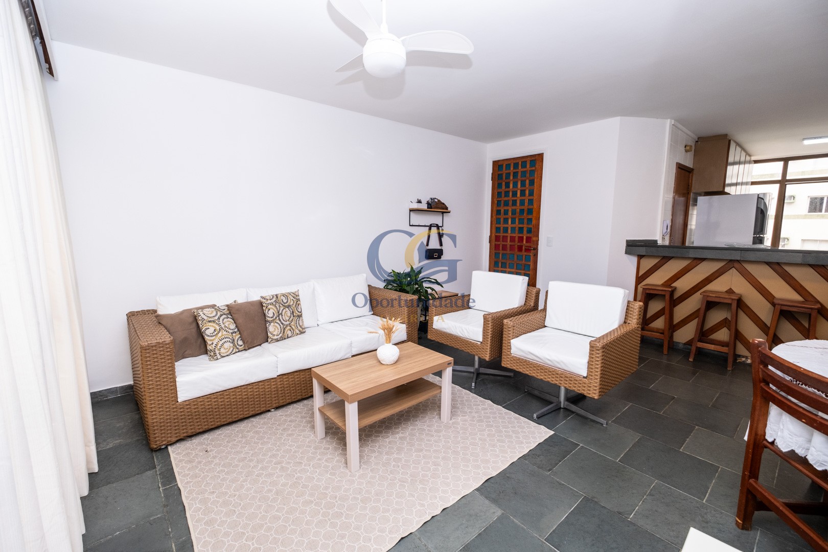 Apartamento na Praia da Enseada, Guarujá - SP