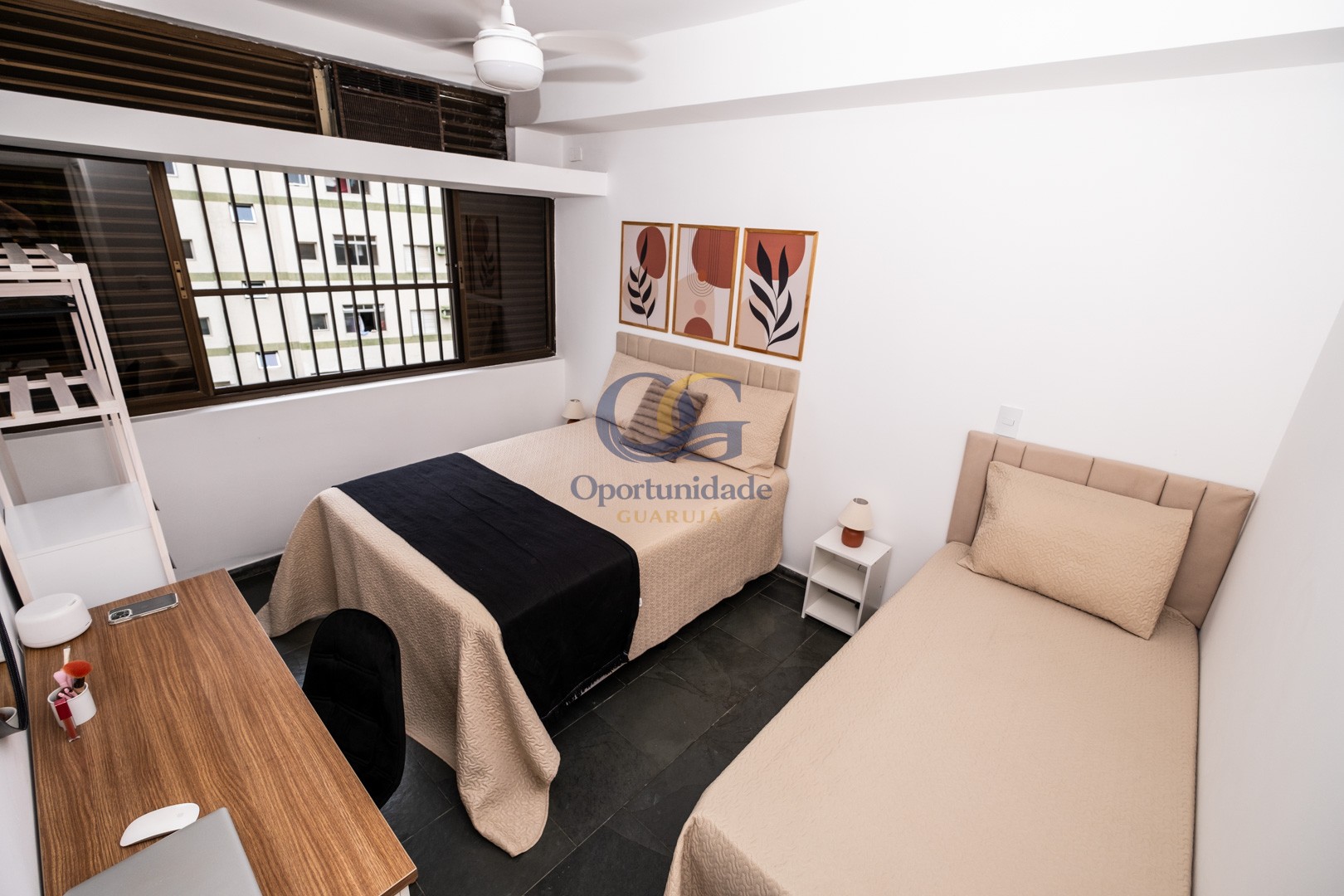 Apartamento na Praia da Enseada, Guarujá - SP