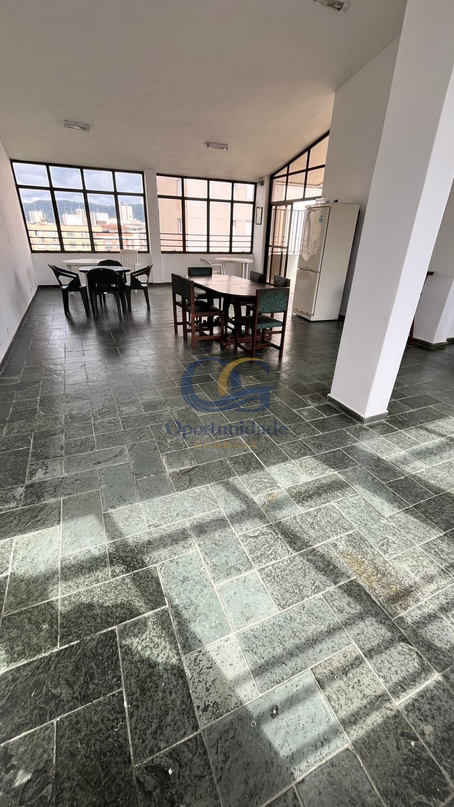 Apartamento na Praia da Enseada, Guarujá - SP