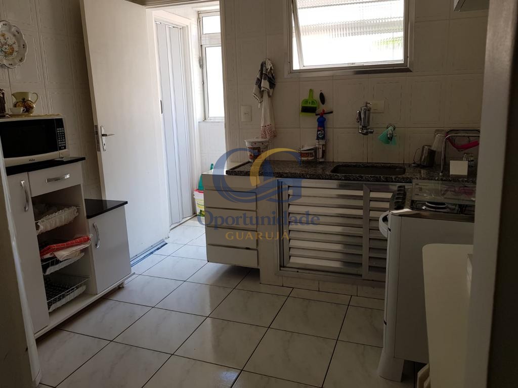 Apartamento na Praia do Tombo,  Astúrias - Guarujá - SP