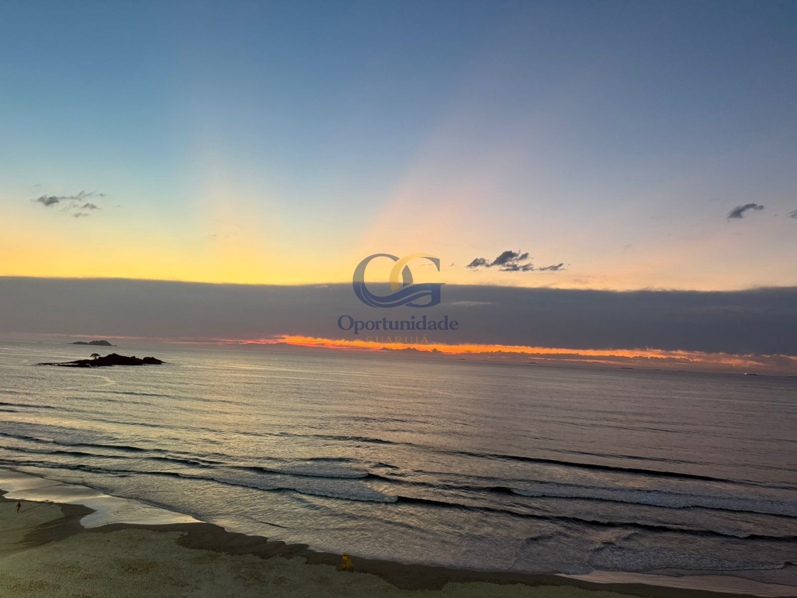Apartamento Frente ao Mar nas Pitangueiras, Guarujá - SP