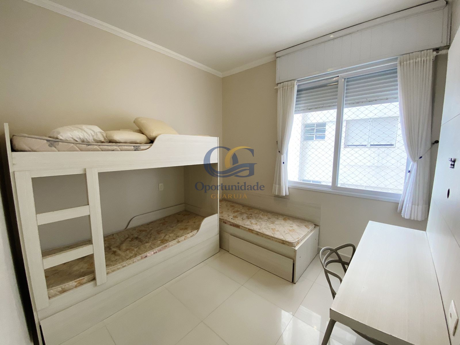 Apartamento Frente ao Mar nas Pitangueiras, Guarujá - SP