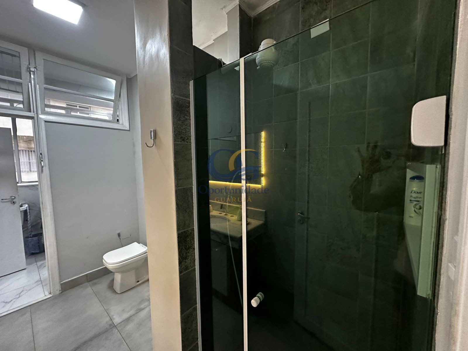 Apartamento na Praia das Pitangueiras, Guarujá - SP