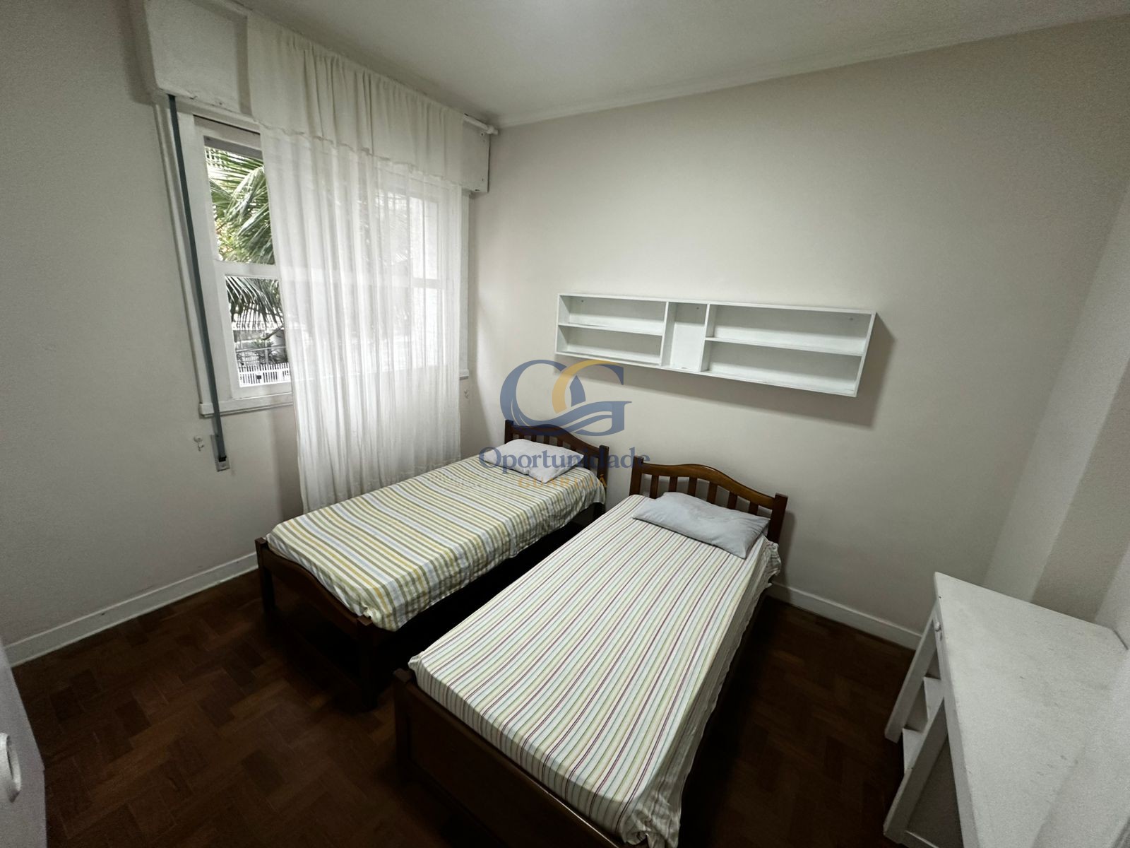 Apartamento na Praia das Pitangueiras, Guarujá - SP