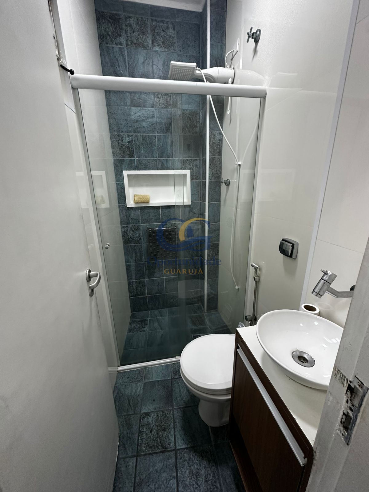 Apartamento na Praia das Pitangueiras, Guarujá - SP