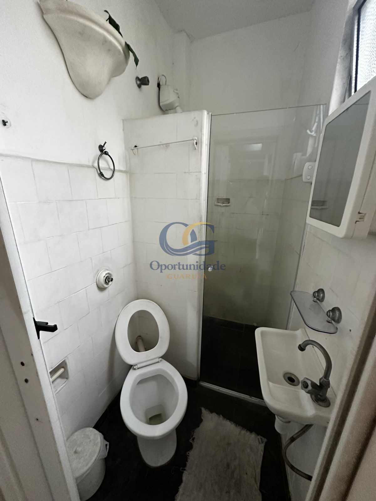 Apartamento na Praia das Pitangueiras, Guarujá - SP
