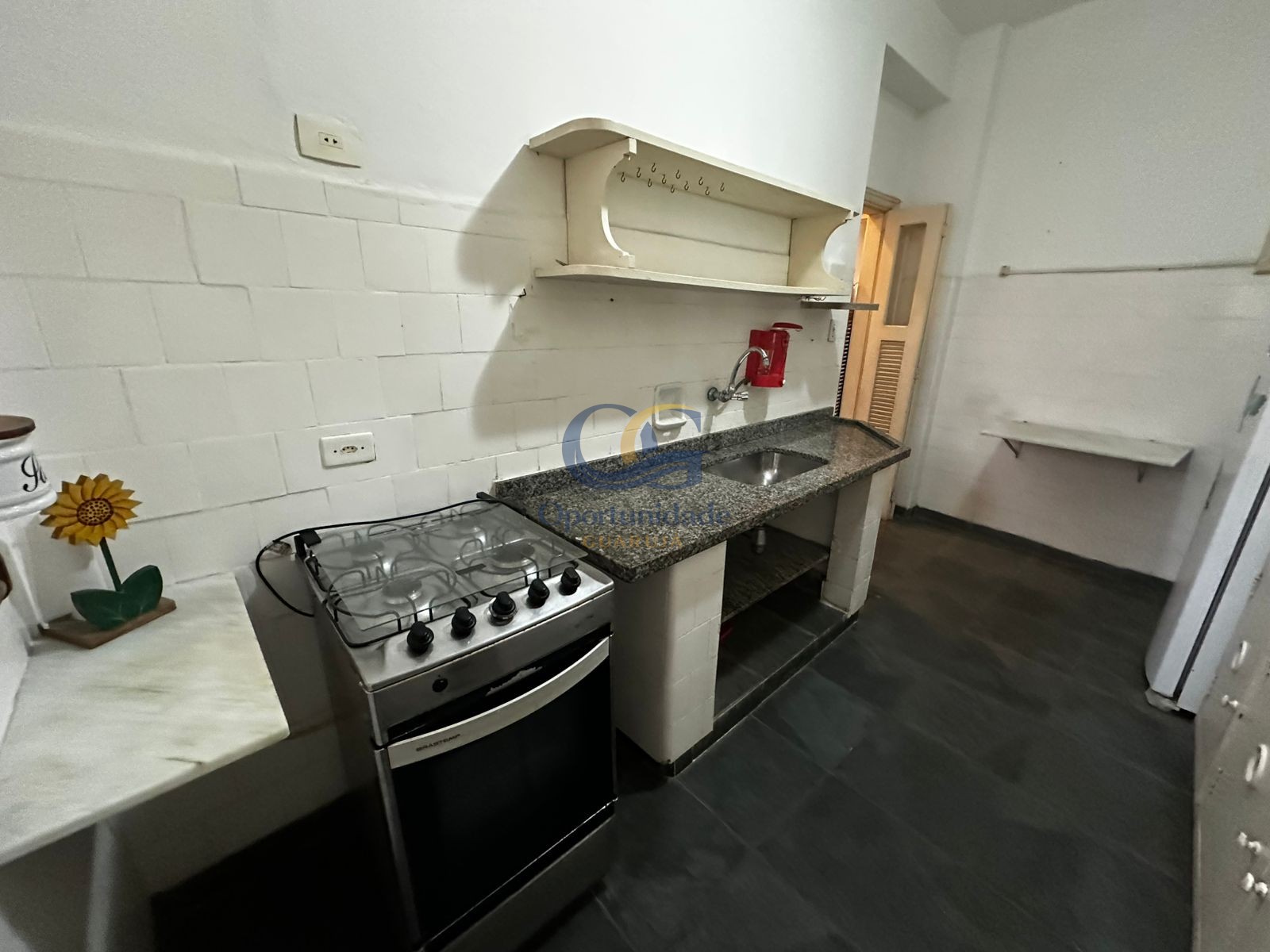 Apartamento na Praia das Pitangueiras, Guarujá - SP