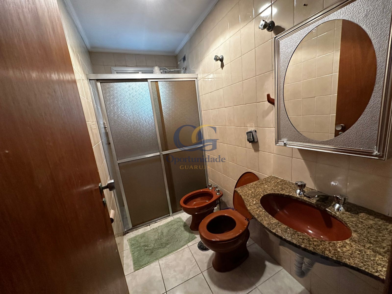 Apartamento na Praia das Pitangueiras, Guarujá - SP