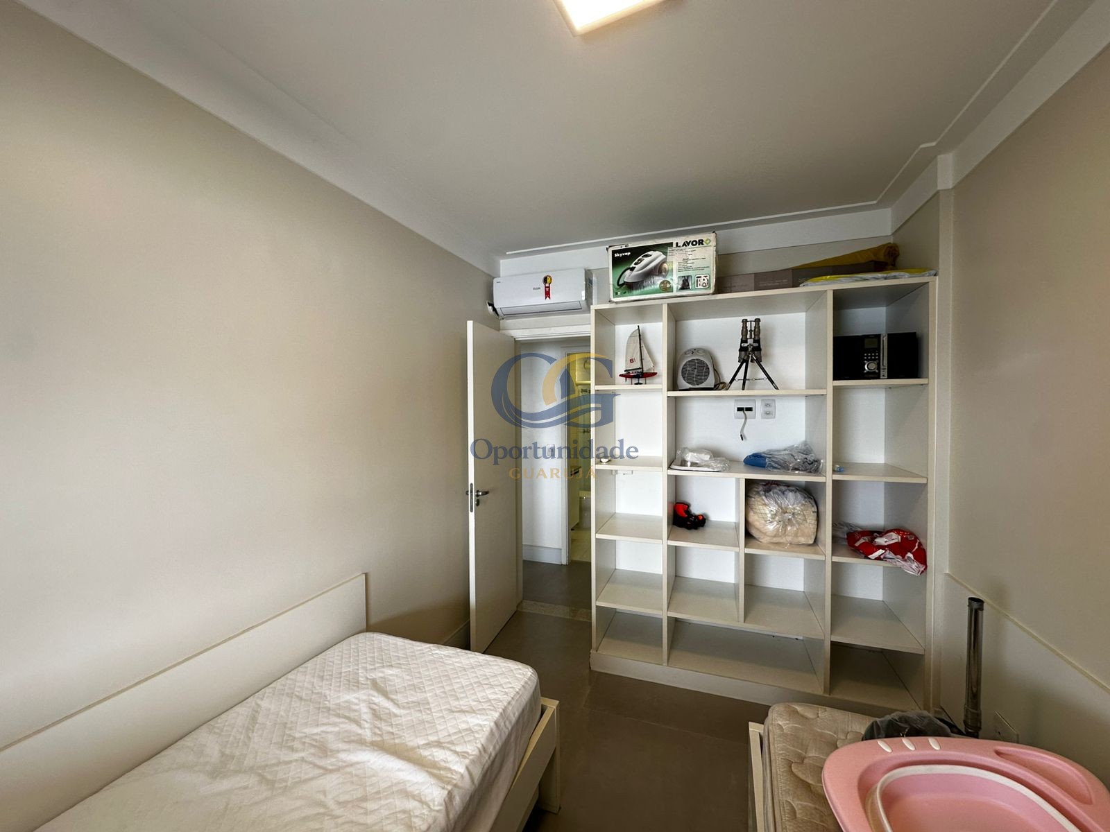 Apartamento Frente ao Mar, Praia das Astúria, Guarujá - SP
