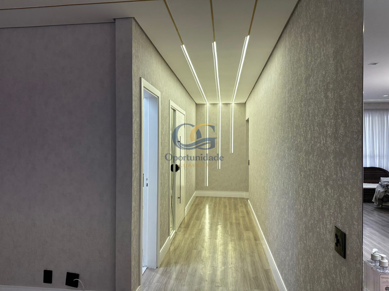 Apartamento na Praia das Pitangueiras, Guarujá - SP