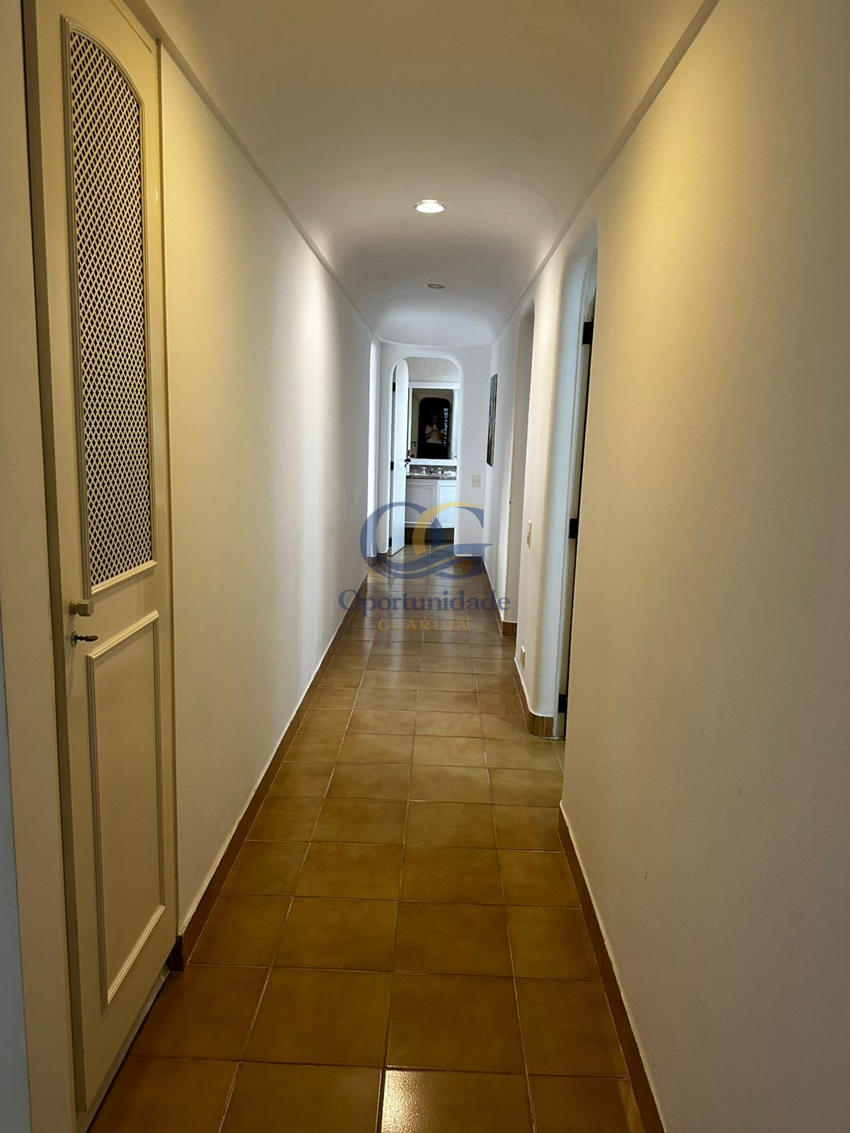 Apartamento na Praia das Pitangueiras, Guarujá - SP