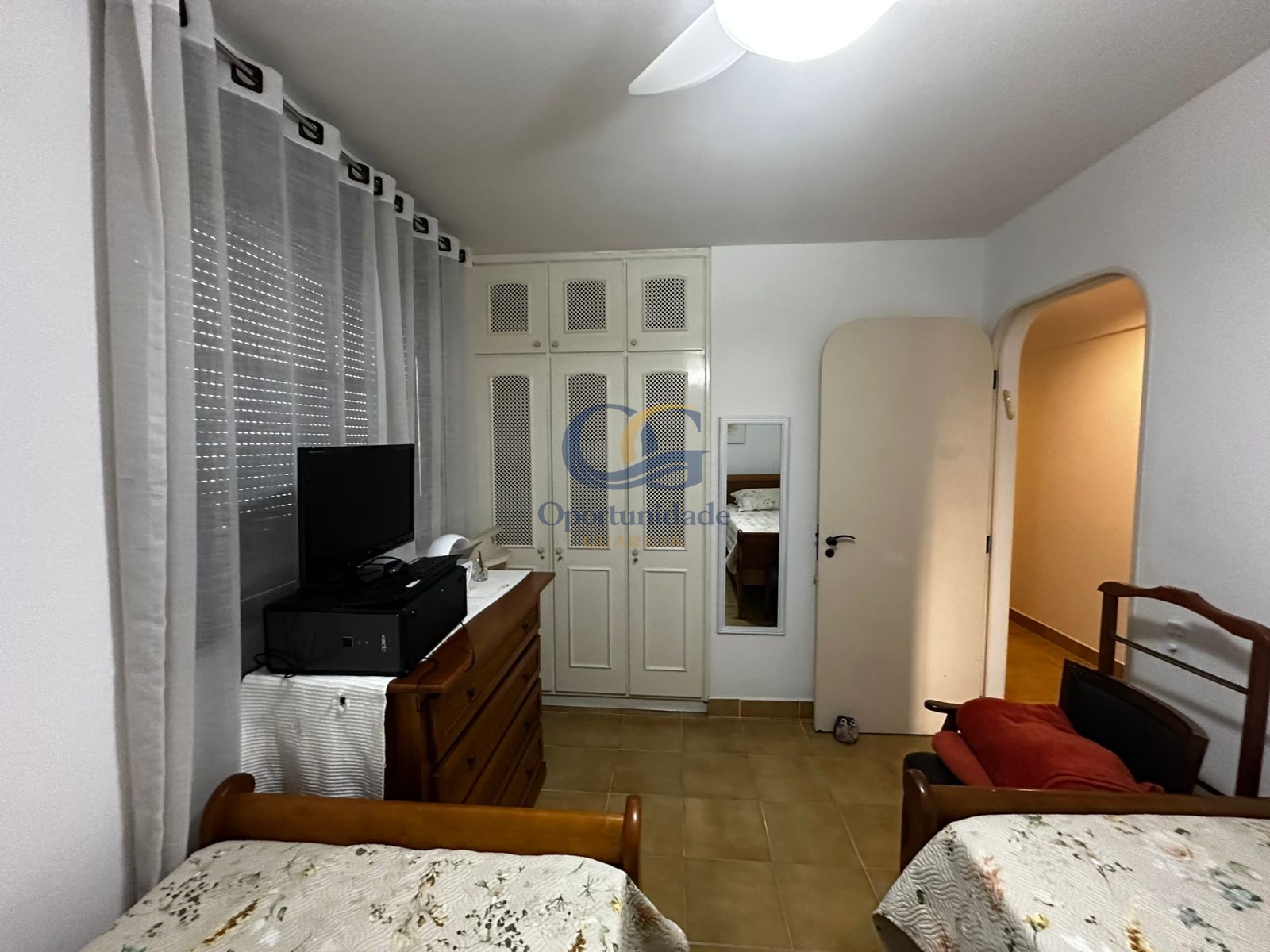 Apartamento na Praia das Pitangueiras, Guarujá - SP