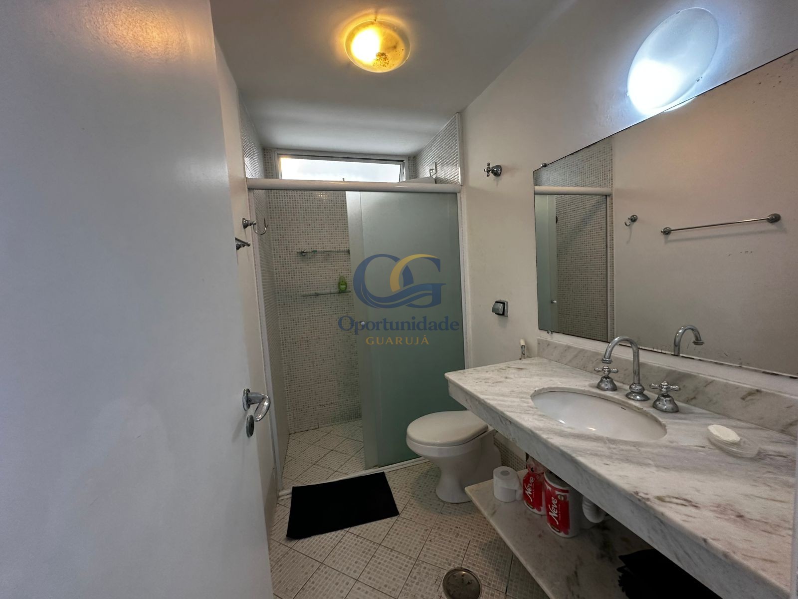 Apartamento Frente ao Mar nas Pitangueiras, Guarujá - SP