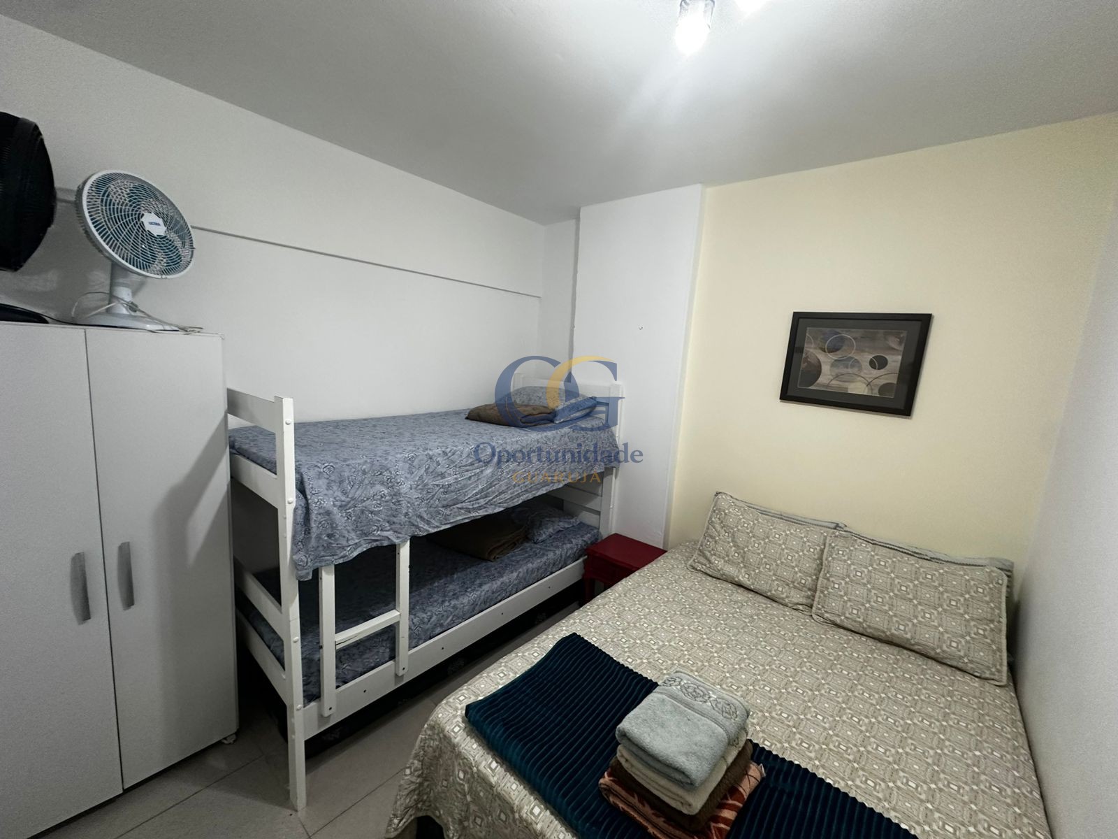 Apartamento na Praia das Pitangueiras, Guarujá - SP