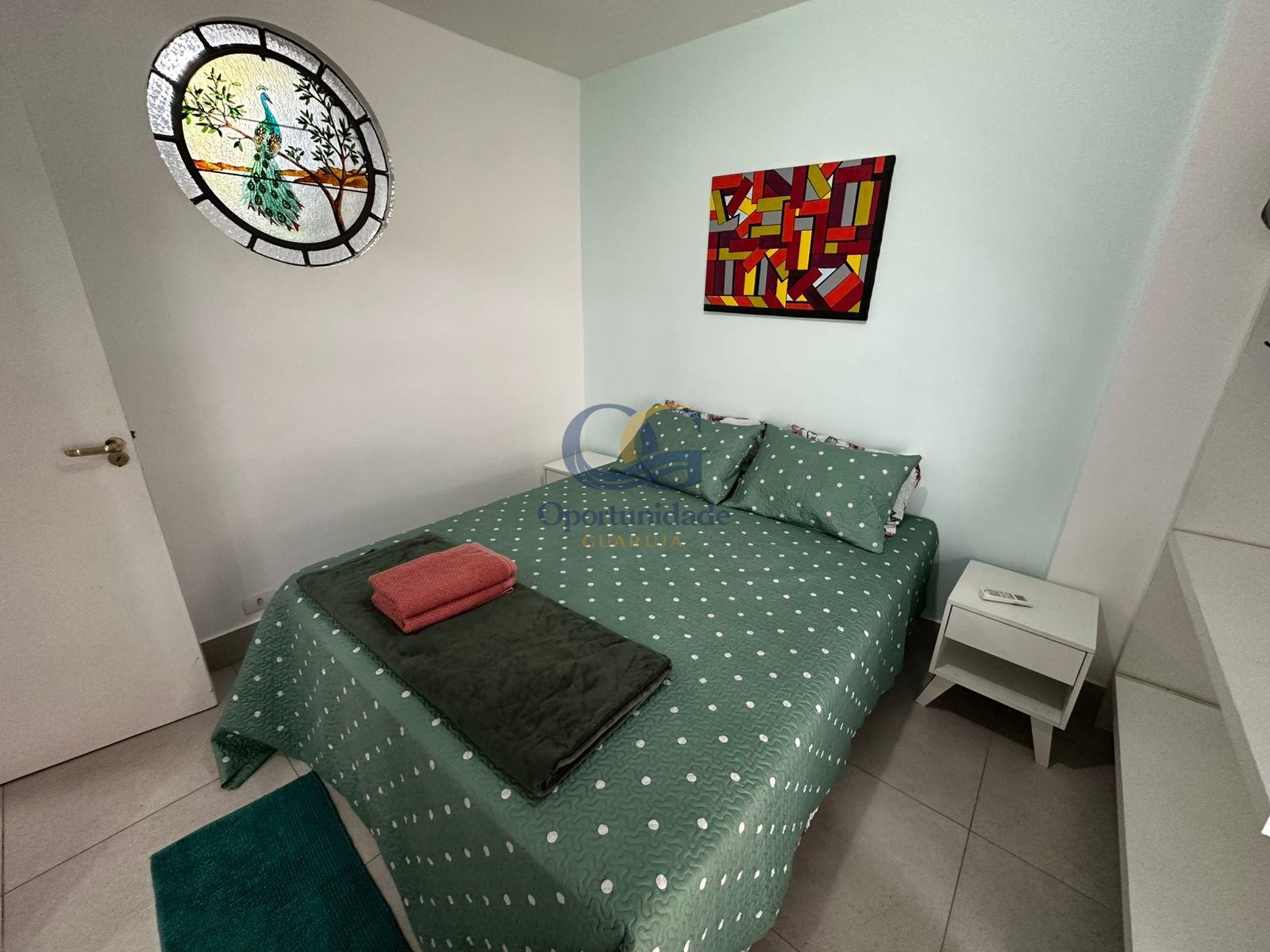 Apartamento na Praia das Pitangueiras, Guarujá - SP