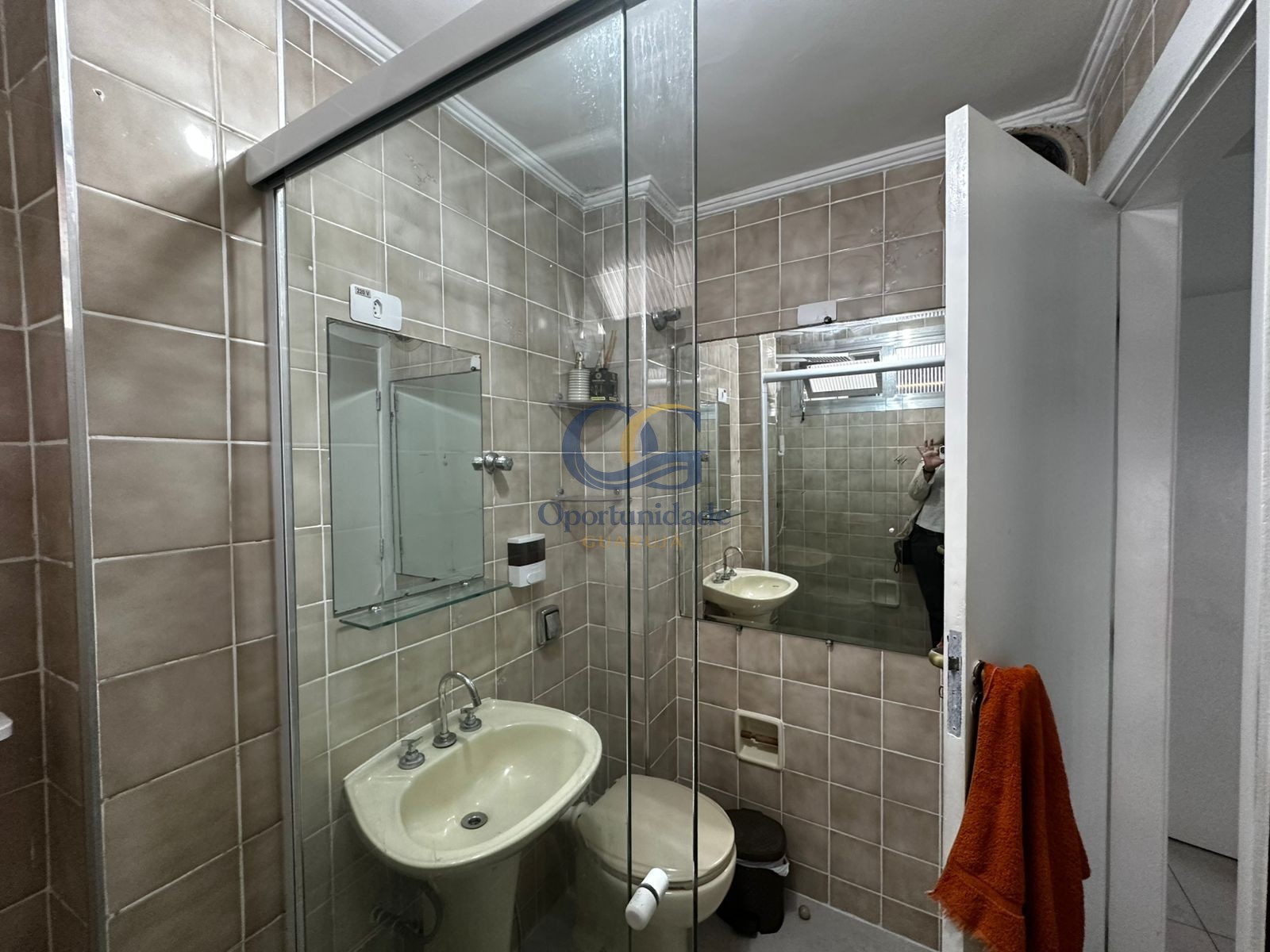 Apartamento na Praia das Pitangueiras, Guarujá - SP