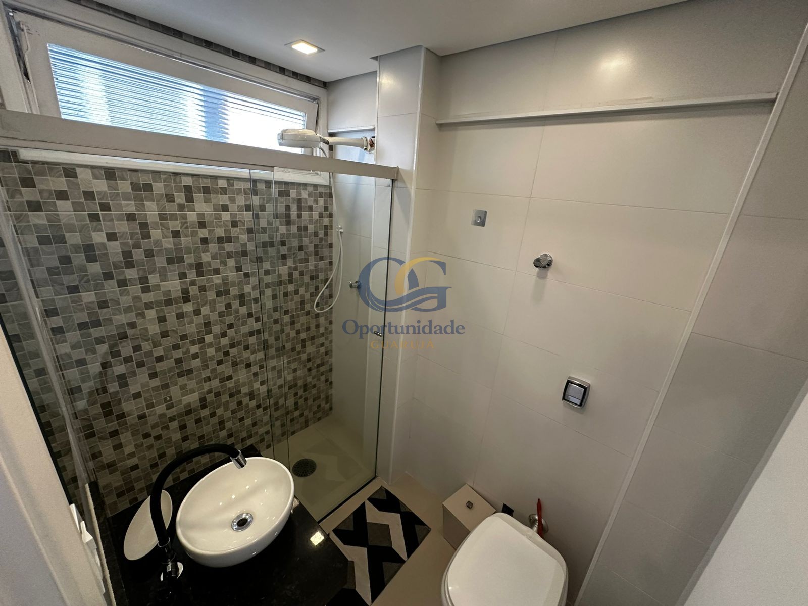 Apartamento na Praia das Astúrias, Guarujá - SP