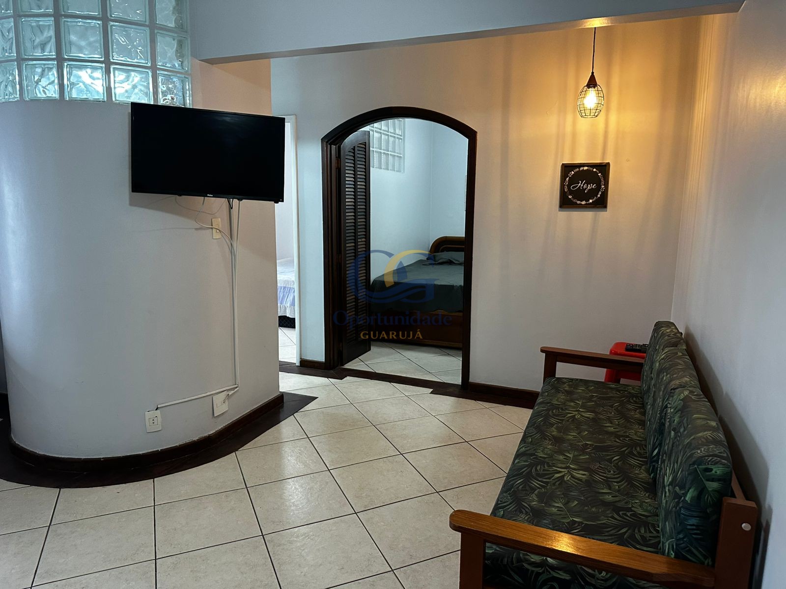 Apartamento na Praia das Pitangueiras, Guarujá - SP