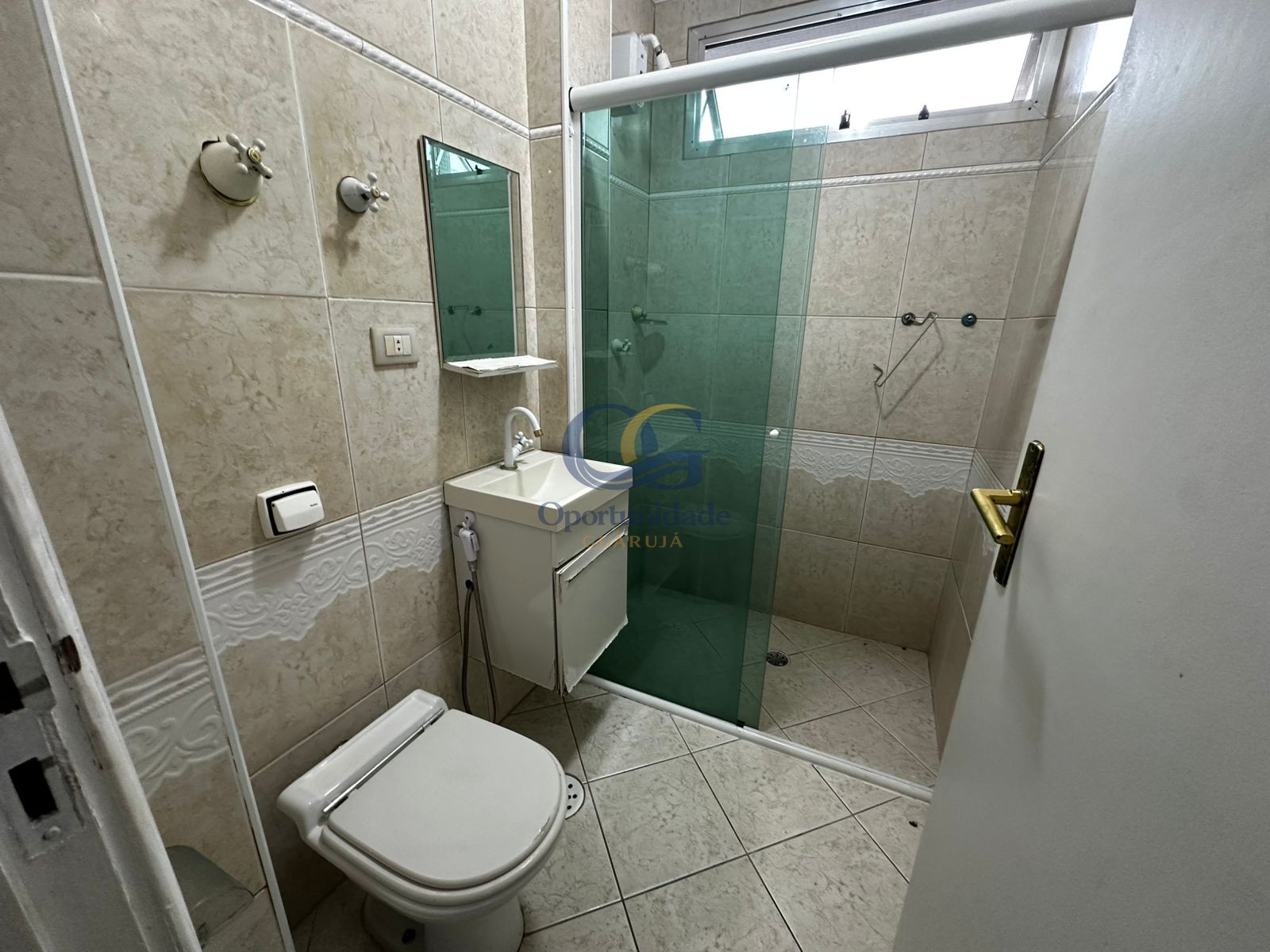Apartamento na Praia das Pitangueiras, Guarujá - SP