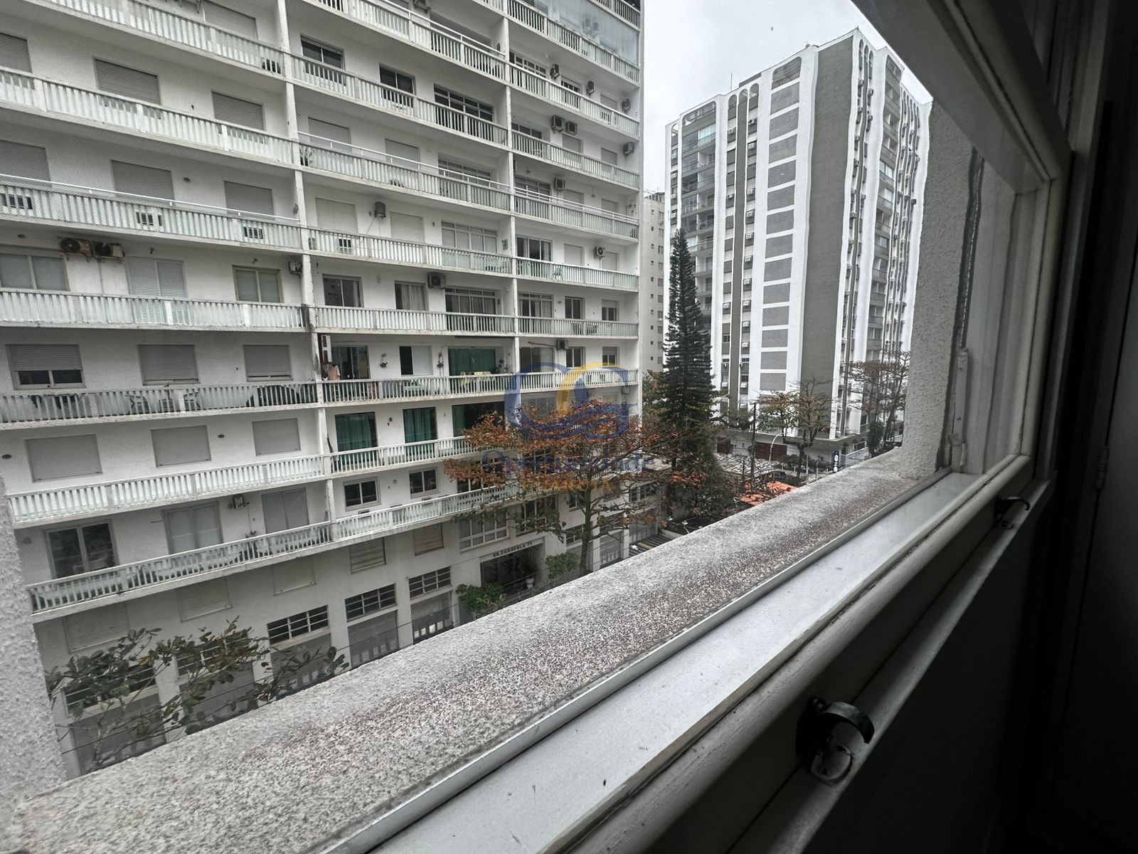 Apartamento na Praia das Pitangueiras, Guarujá - SP