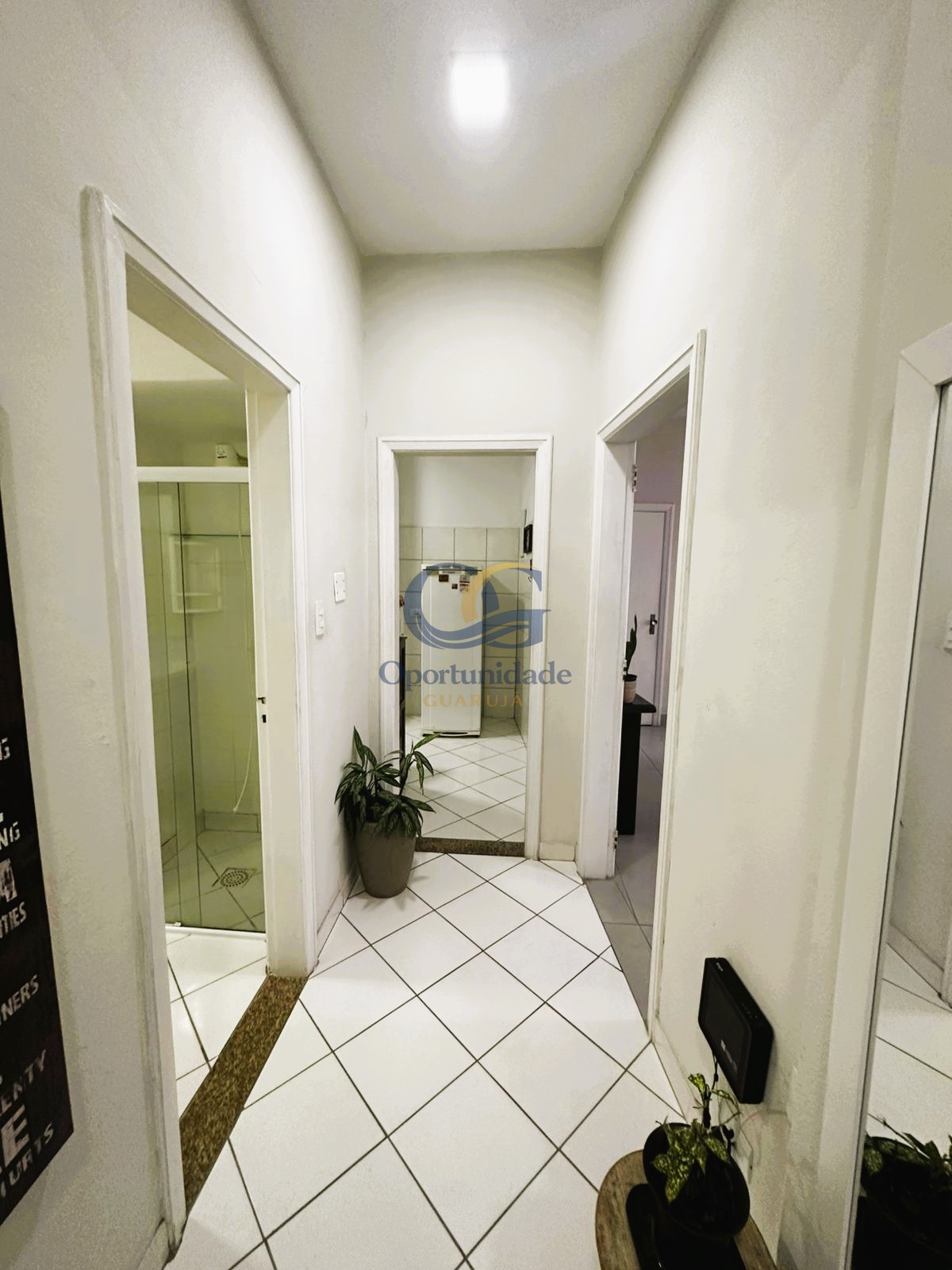 Apartamento na Praia das Pitangueiras, Guarujá - SP