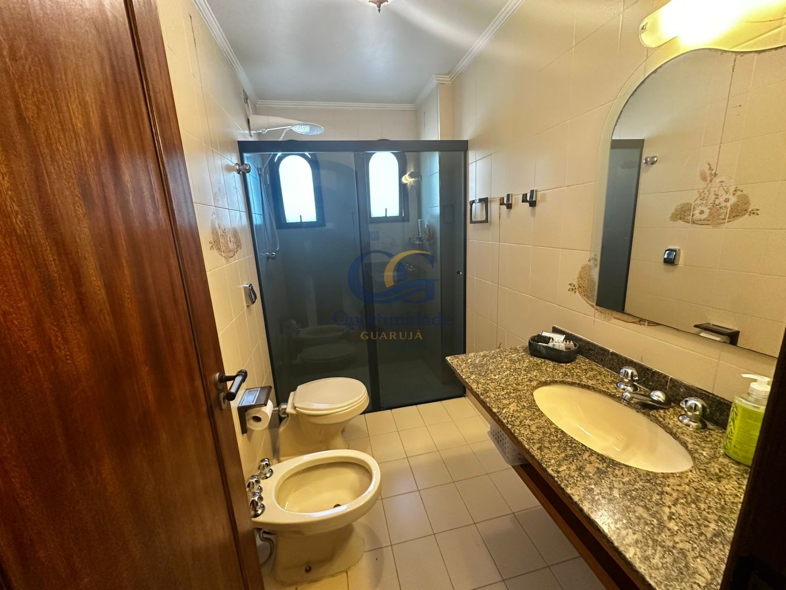 Apartamento na Praia da Enseada, Guarujá - SP
