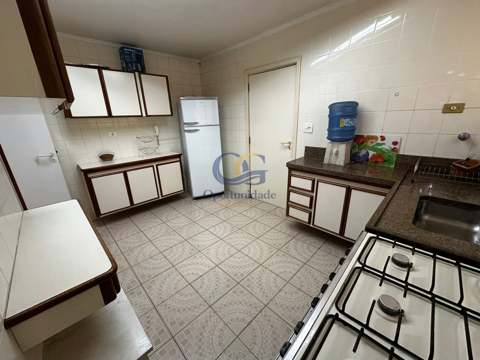 Apartamento na Praia das Pitangueiras, Guarujá - SP