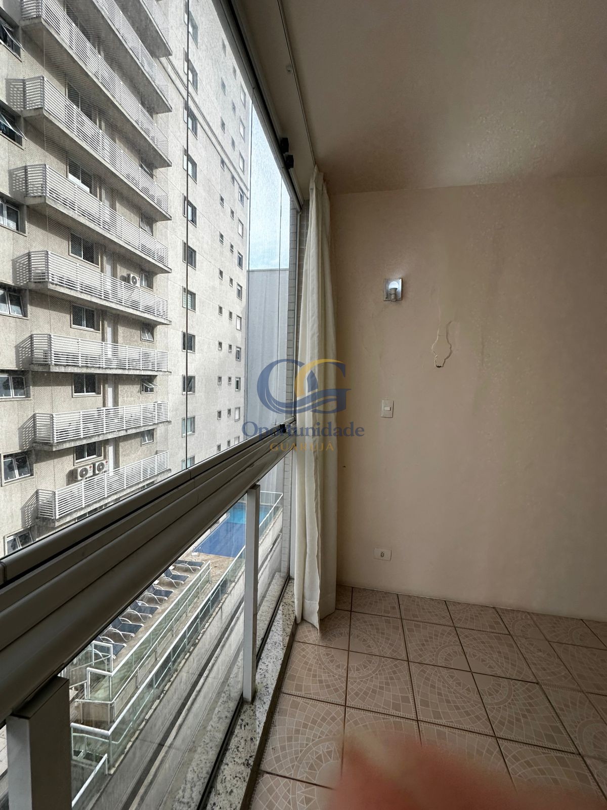 Apartamento na Praia das Pitangueiras, Guarujá - SP