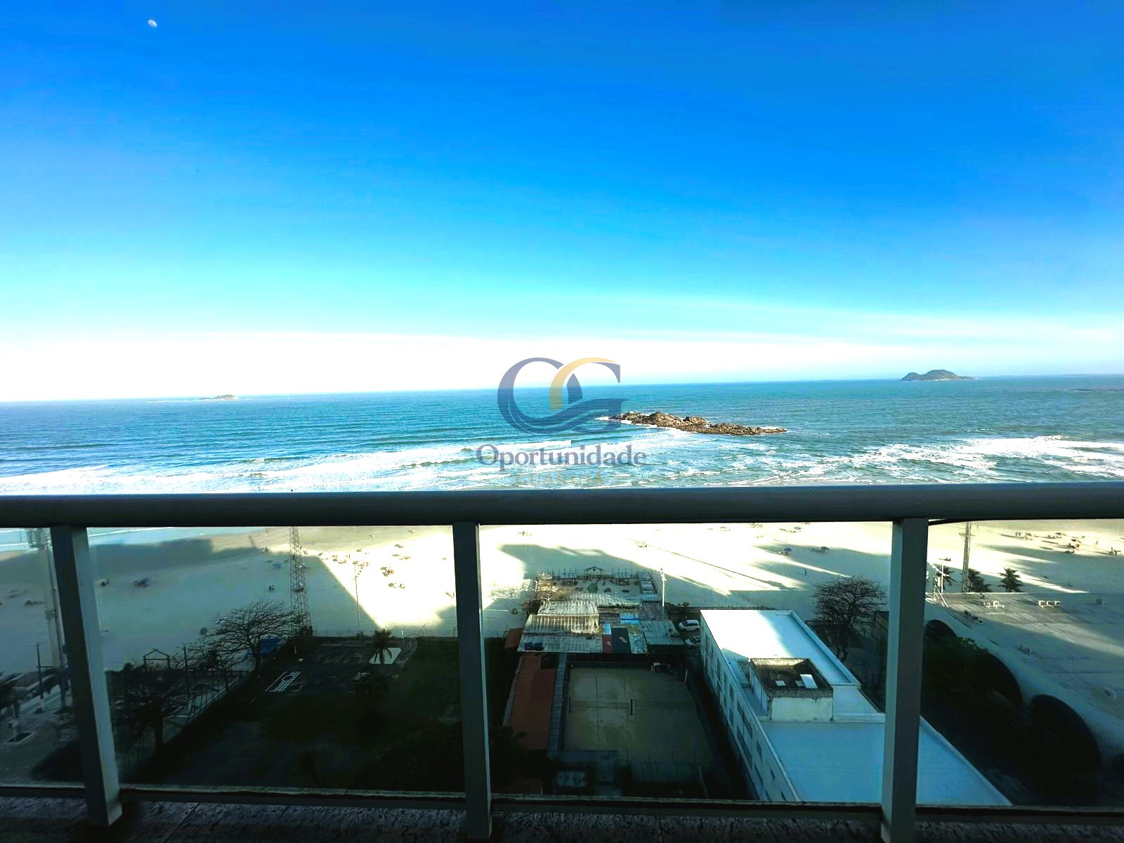 Apartamento Frente ao Mar nas Pitangueiras, Guarujá - SP