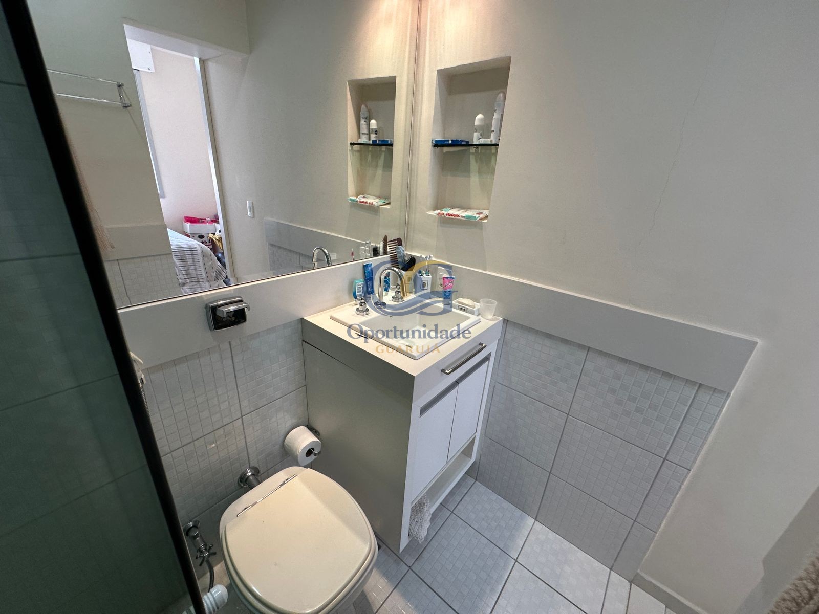 Apartamento na Praia das Pitangueiras, Guarujá - SP