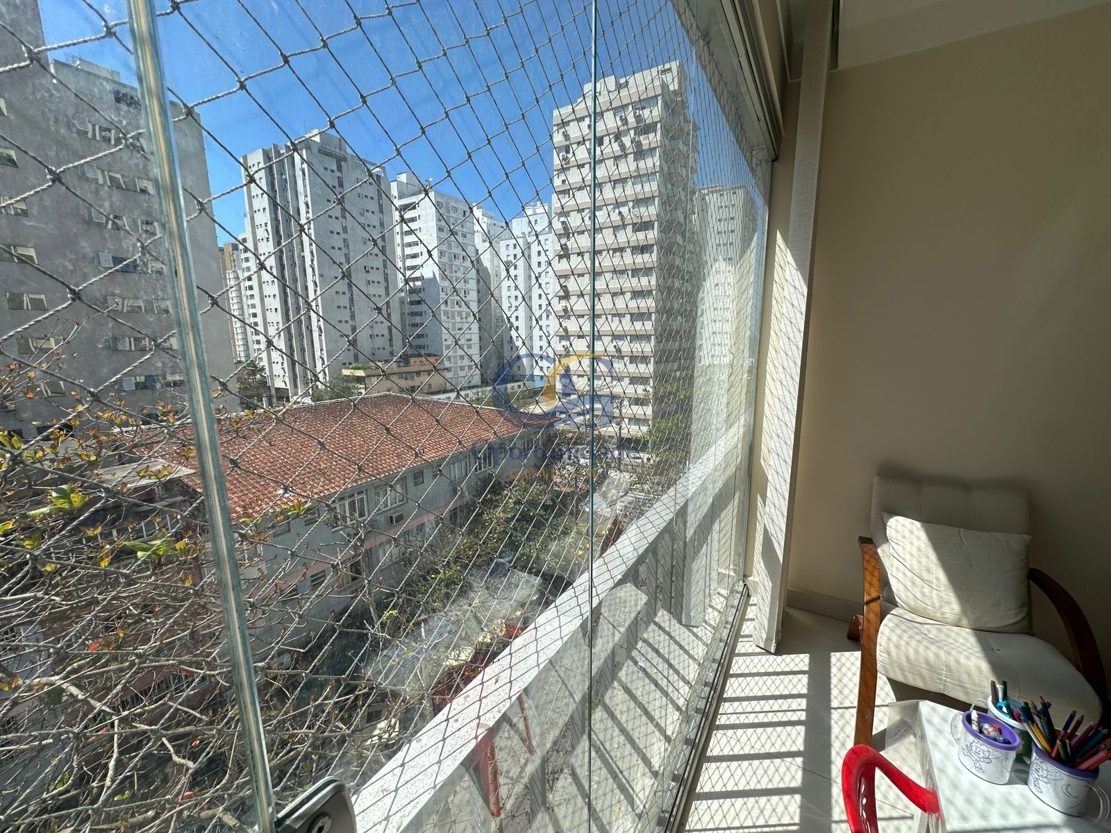 Apartamento na Praia das Pitangueiras, Guarujá - SP